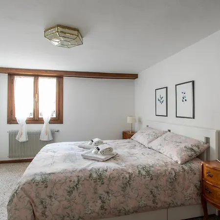 Apartment Romantic Bassano - 2 Bedrooms Bassano del Grappa